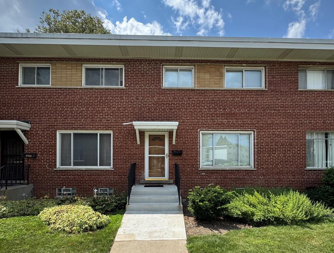 415 E Lincoln St., Mount Prospect, IL 60056