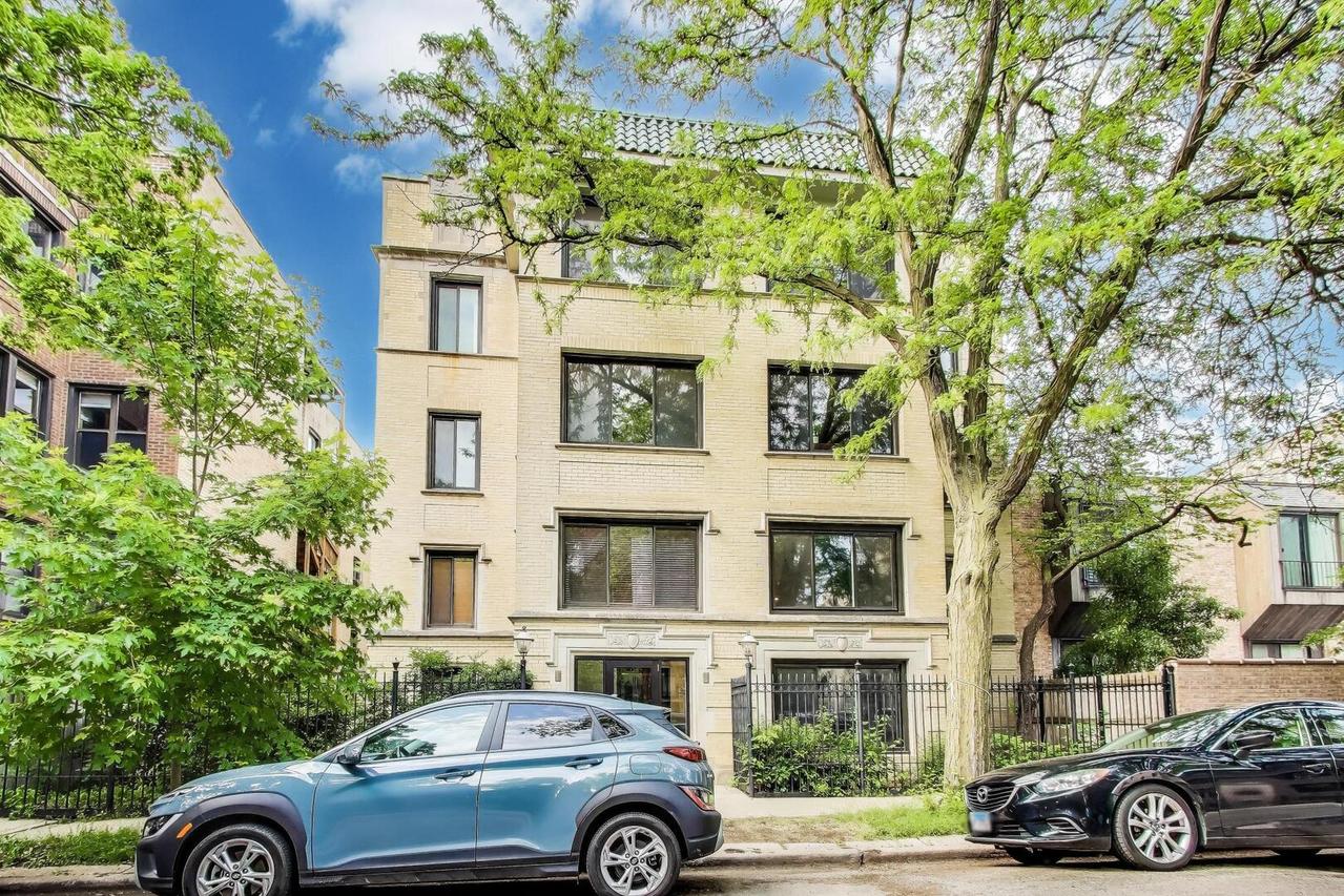 900 W Ainslie St. #A, Chicago, IL 60640