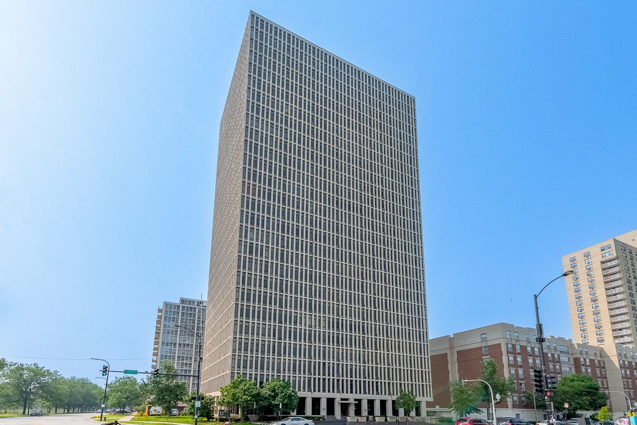 6700 S South Shore Dr. #14A, Chicago, IL 60649