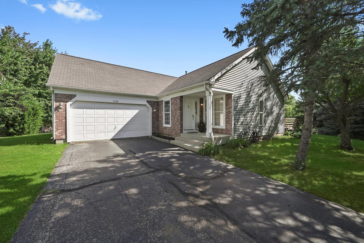 2108 Aspen Dr., Woodstock, IL 60098