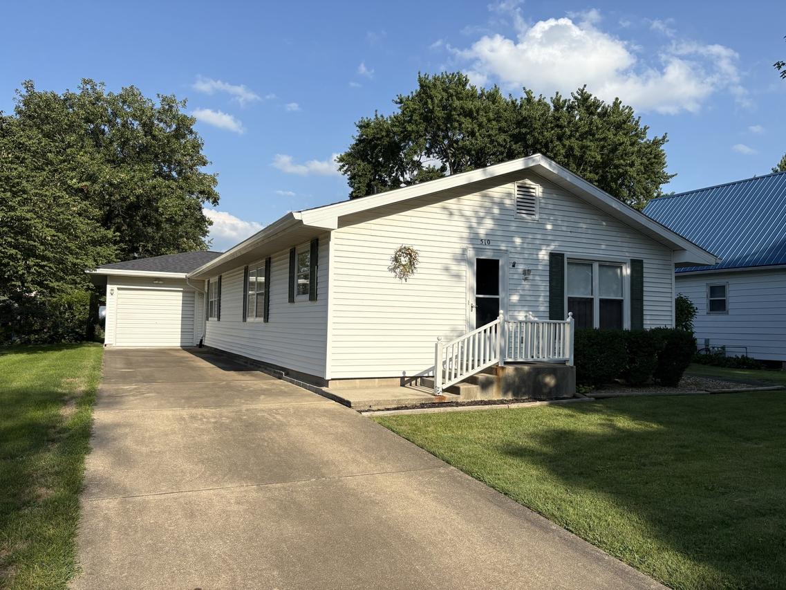510 N Maple Ave., Minier, IL 61759