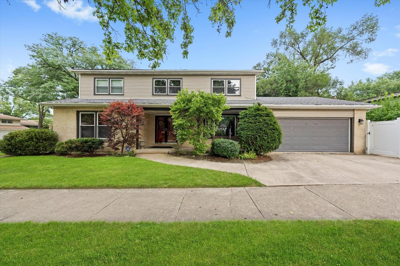 1037 Central Park Ave., Flossmoor, IL 60422
