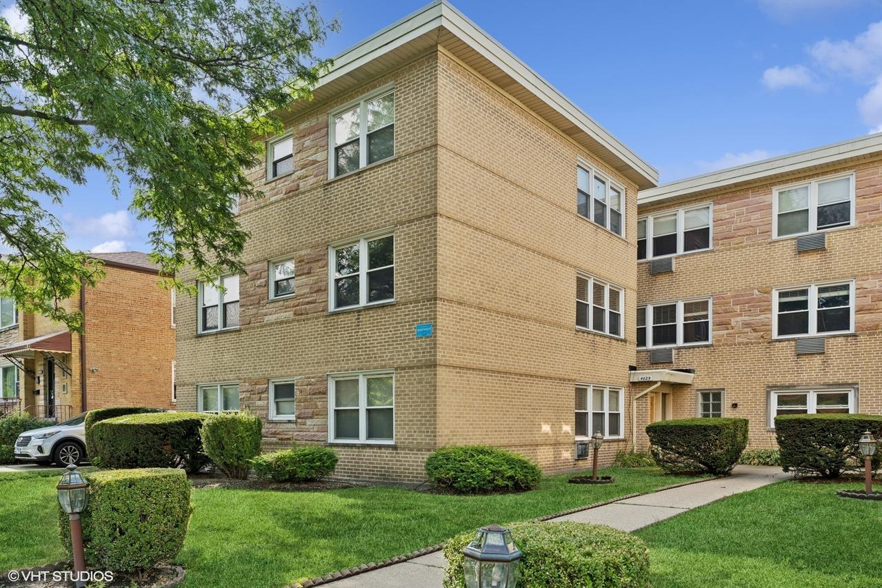 4629 Main St. #2C, Skokie, IL 60076