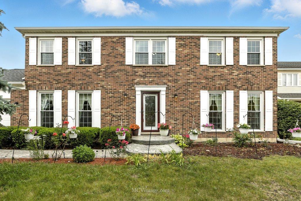 3835 Huntington Blvd., Hoffman Estates, IL 60192