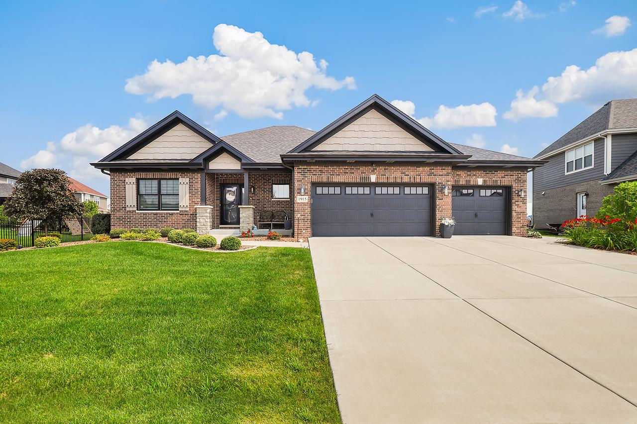 1915 Santo Dr., New Lenox, IL 60451
