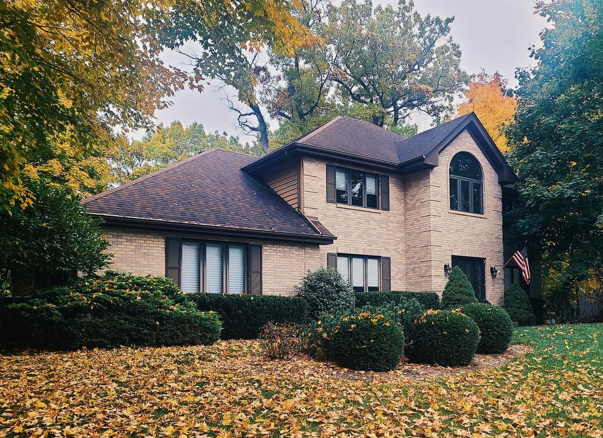 5N461 Hidden Springs Dr., St. Charles, IL 60175