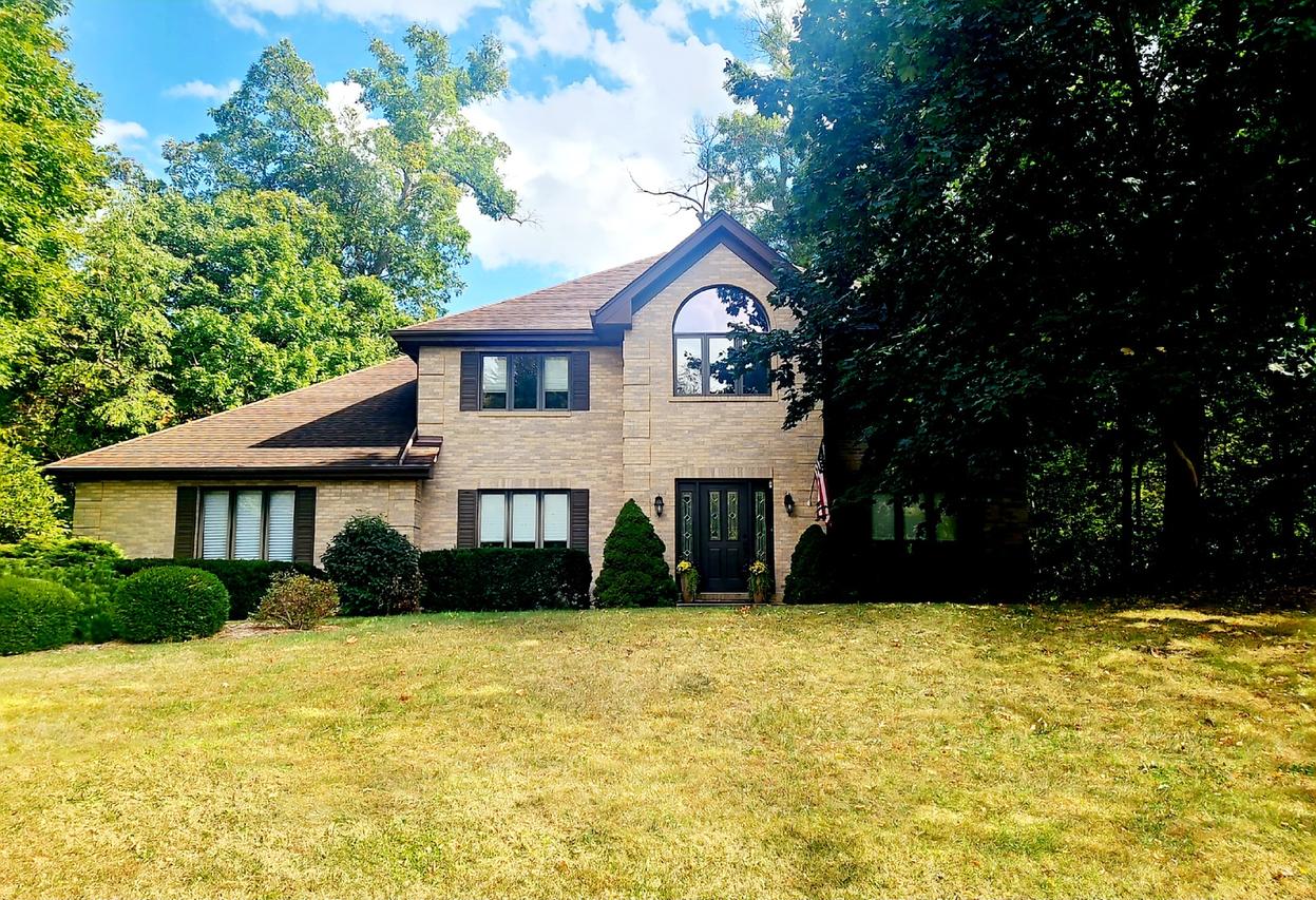 5N461 Hidden Springs Dr., St. Charles, IL 60175