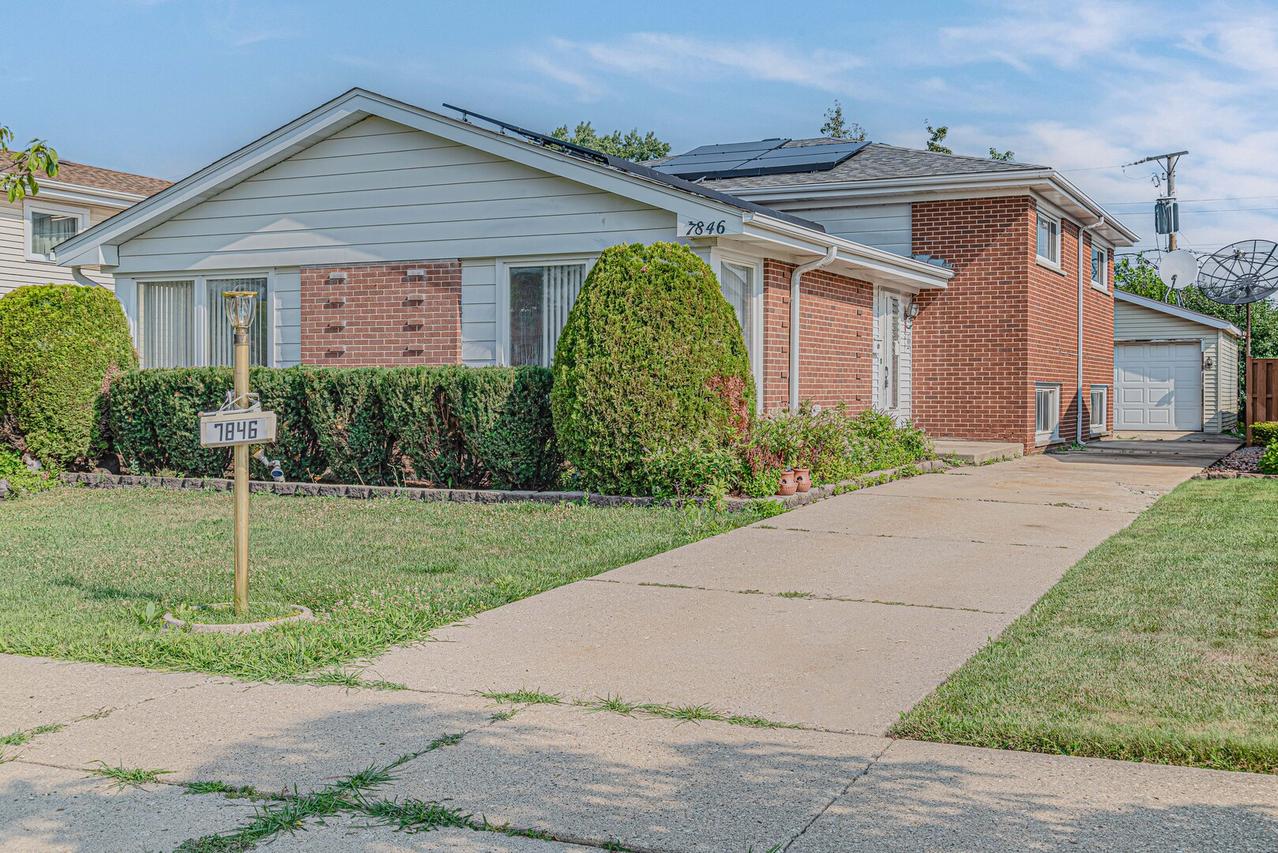 7846 Maple St., Morton Grove, IL 60053
