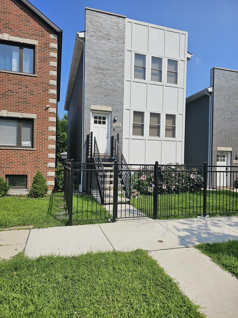 4243 S Princeton Ave., Chicago, IL 60609