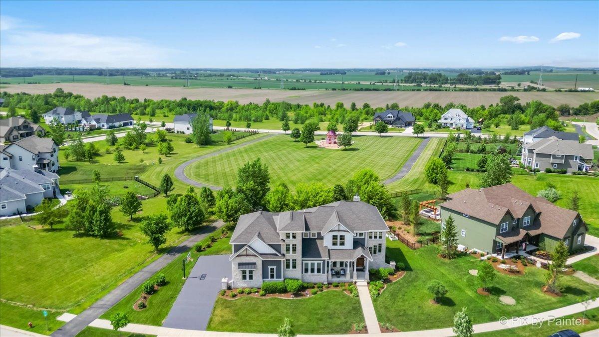 1044 Redbud Ln., Sugar Grove, IL 60554