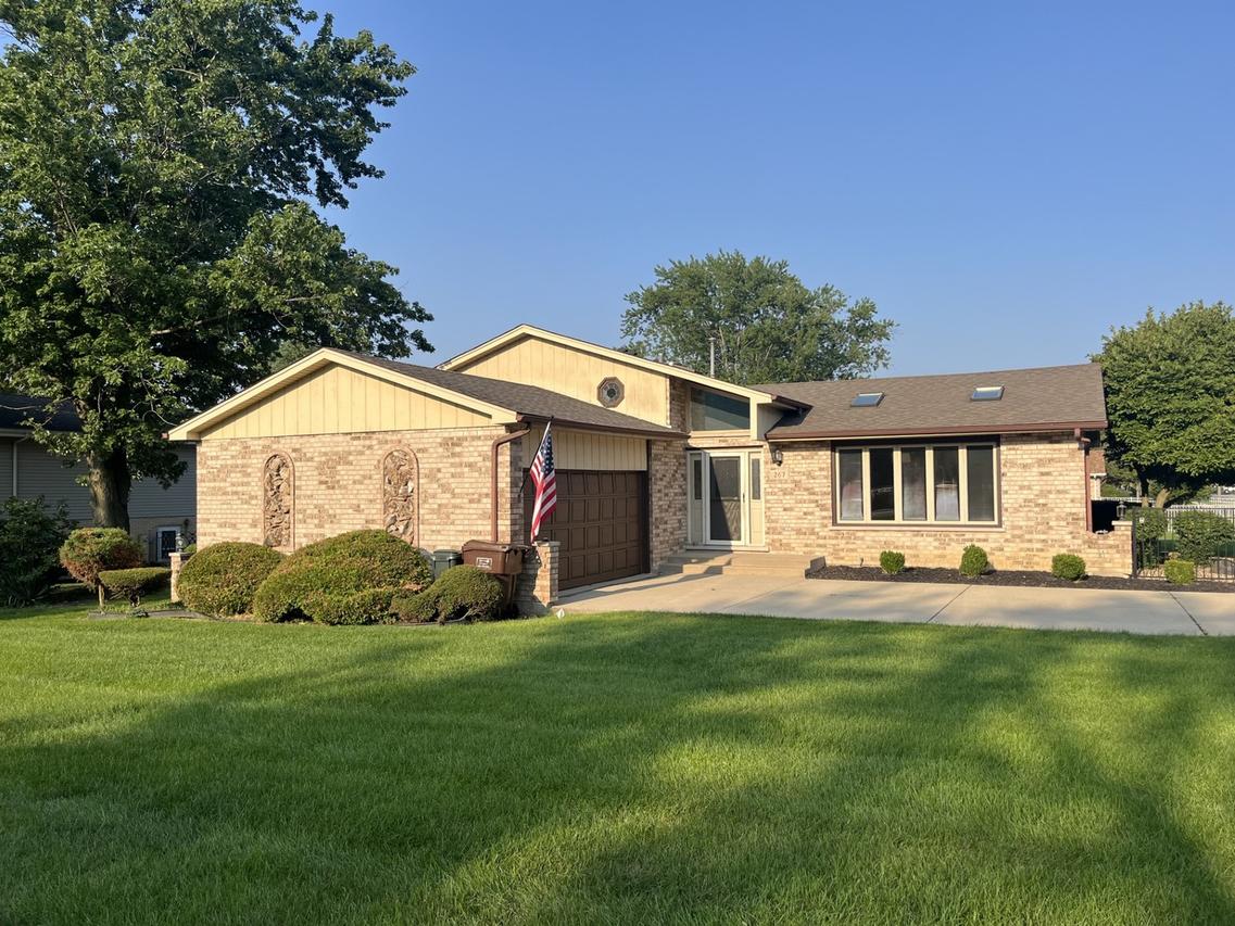 267 Center Rd., Frankfort, IL 60423
