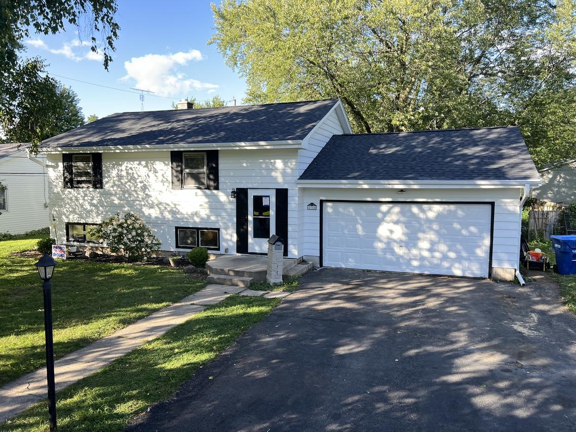 1716 Prather Ln., Dekalb, IL 60115