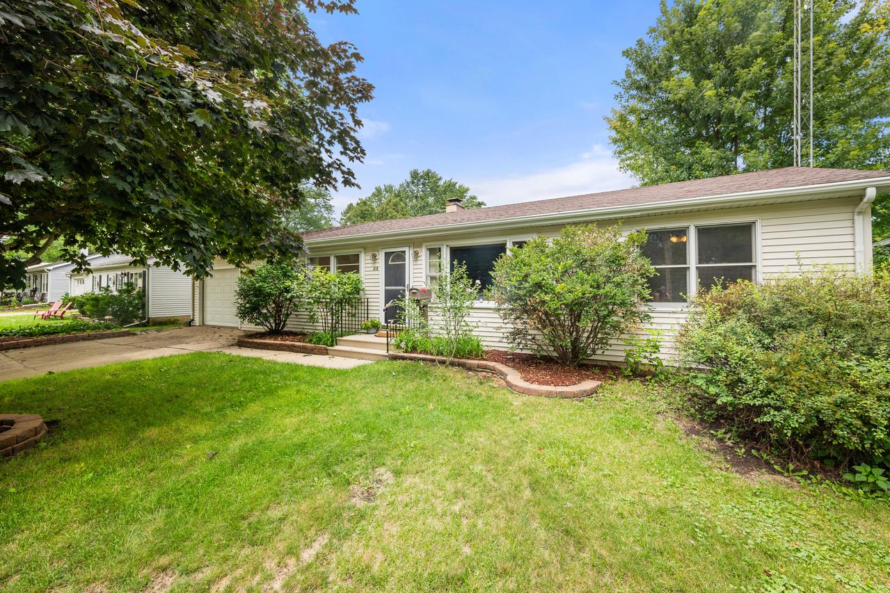 419 E Lincoln St., Sycamore, IL 60178