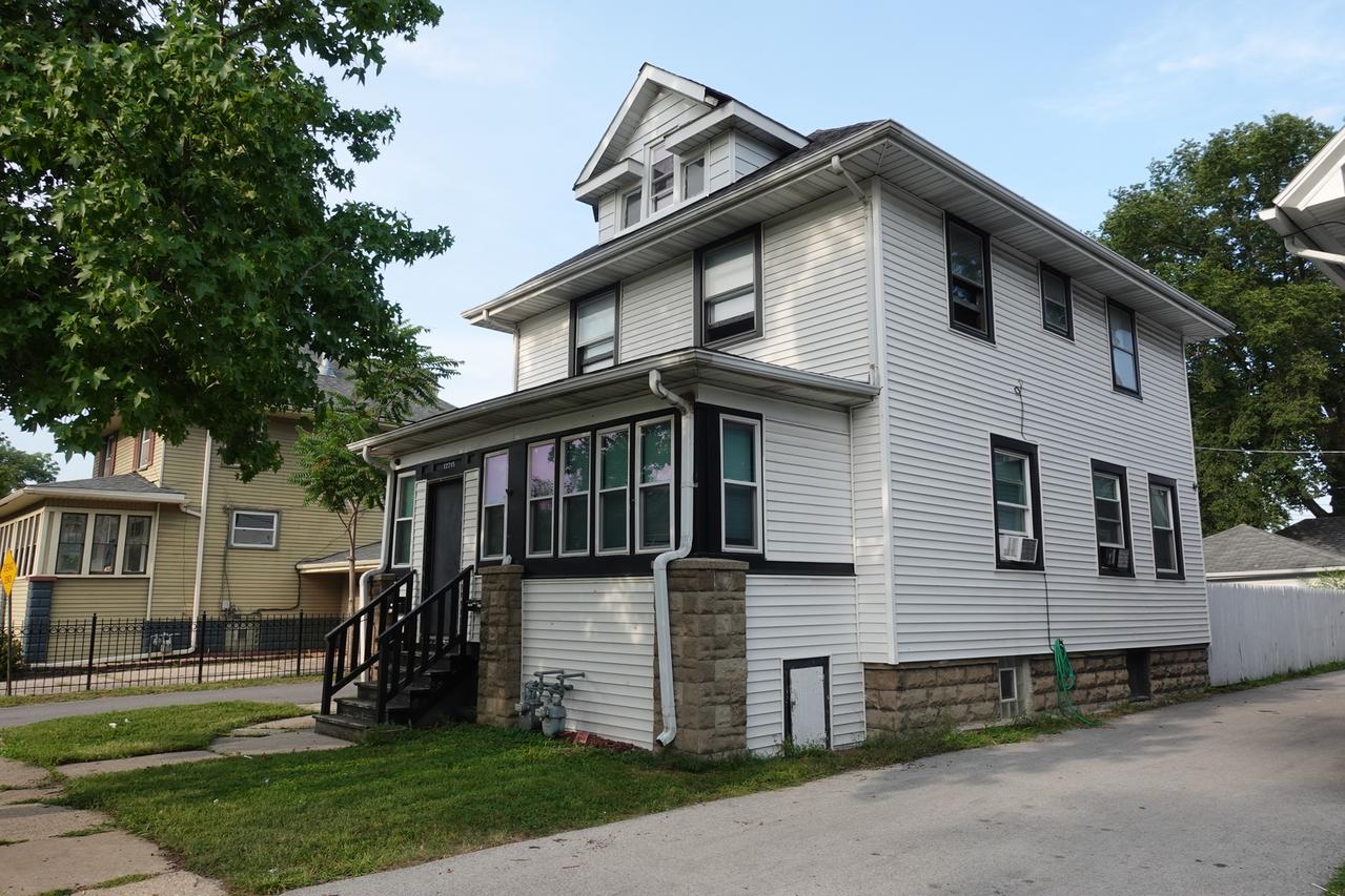 12715 S Greenwood St., Blue Island, IL 60406