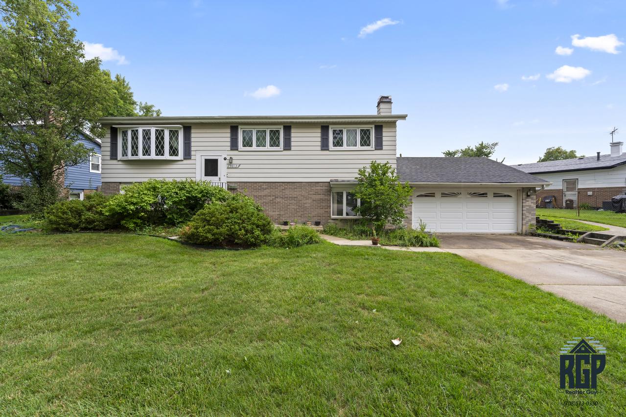 9013 W 91st Pl., Hickory Hills, IL 60457