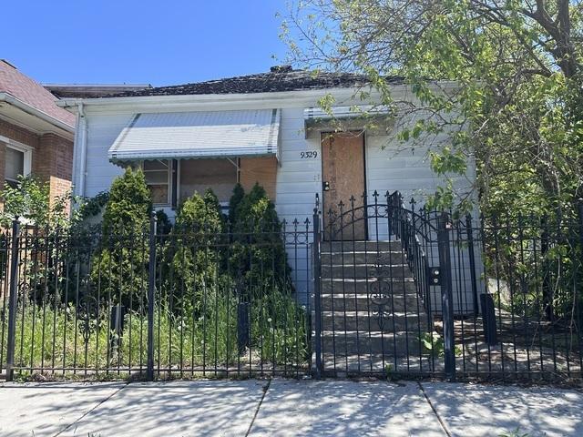 9329 S Wentworth Ave., Chicago, IL 60620
