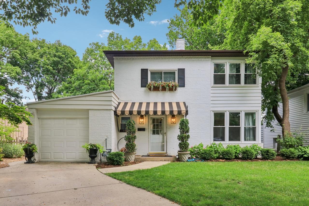 9513 Lincolnwood Dr., Evanston, IL 60203