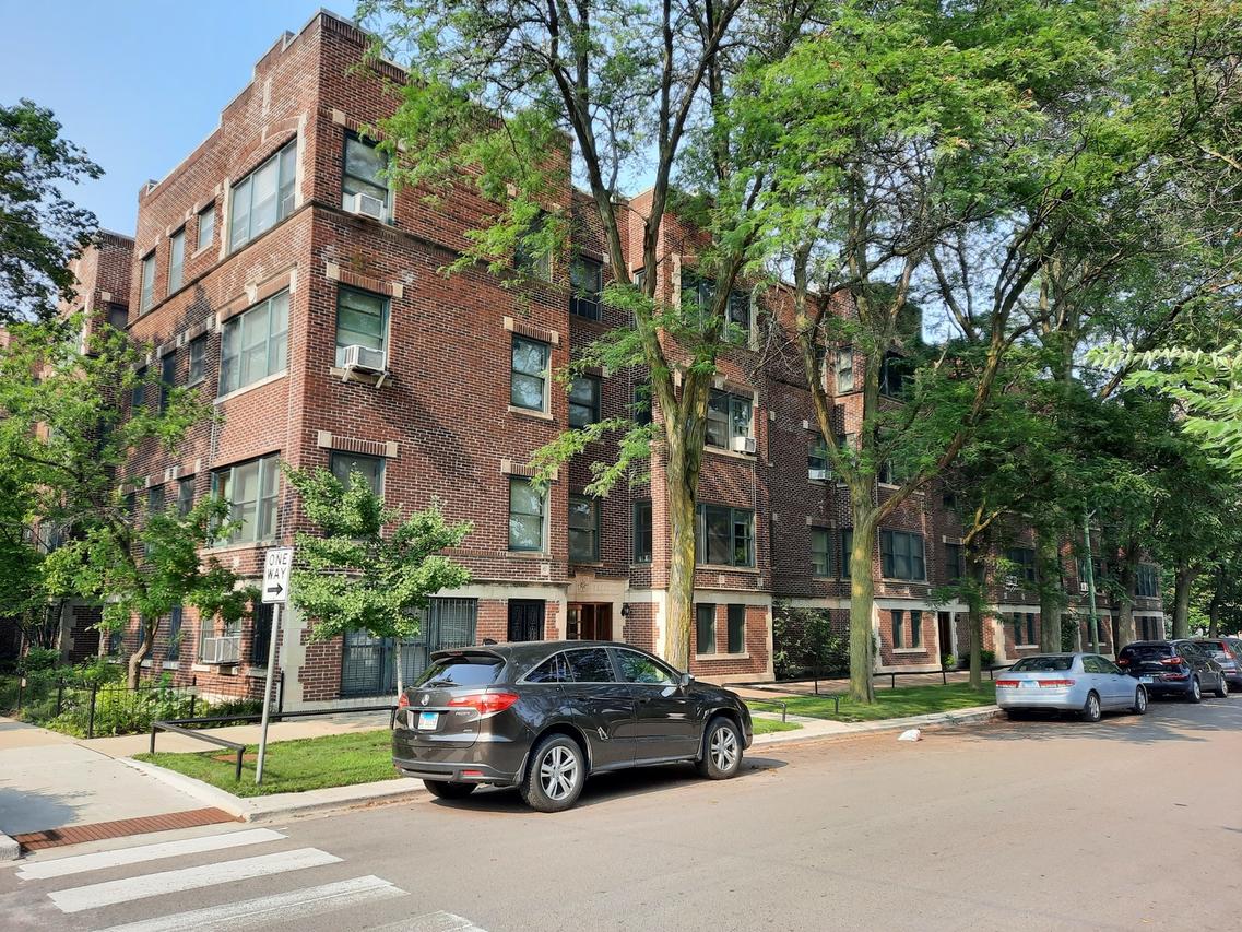 1302 E 56th St. #3, Chicago, IL 60637