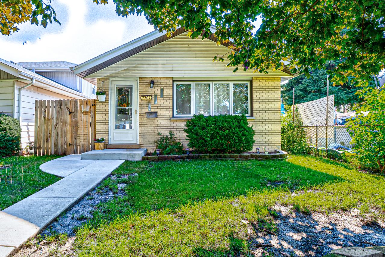 7707 Mobile Ave., Burbank, IL 60459