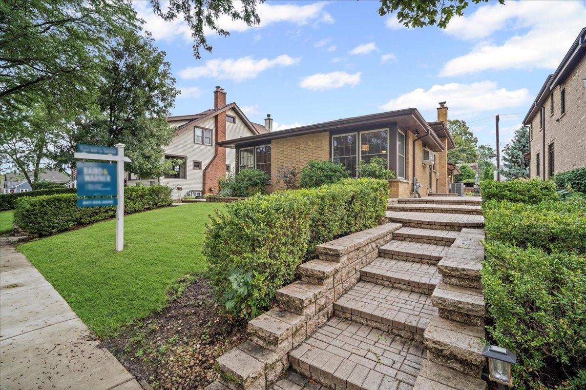 421 N Elm St., Itasca, IL 60143