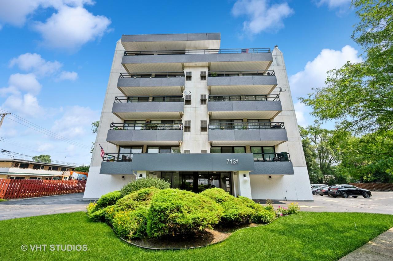 7131 N Caldwell Ave. #5S, Chicago, IL 60646