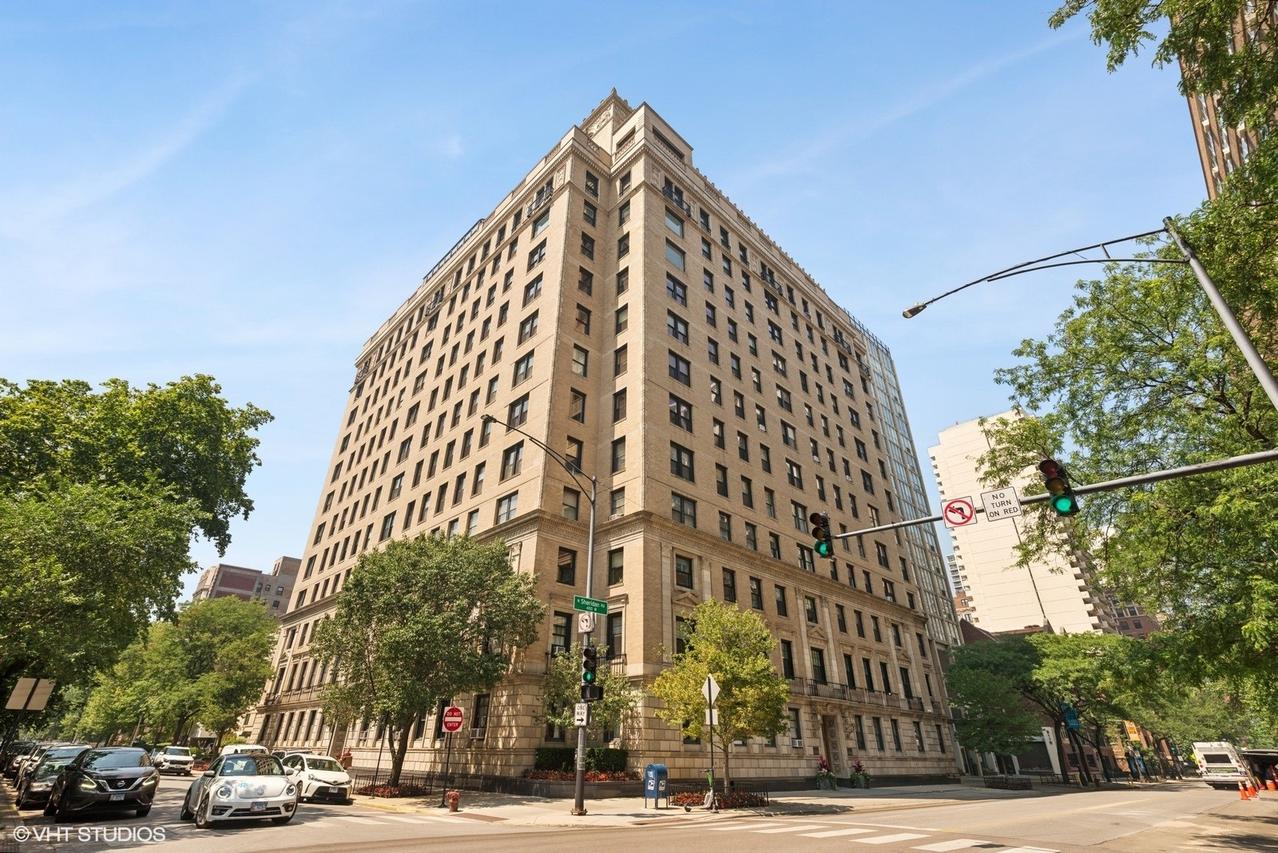 3100 N Sheridan Rd. #11D, Chicago, IL 60657