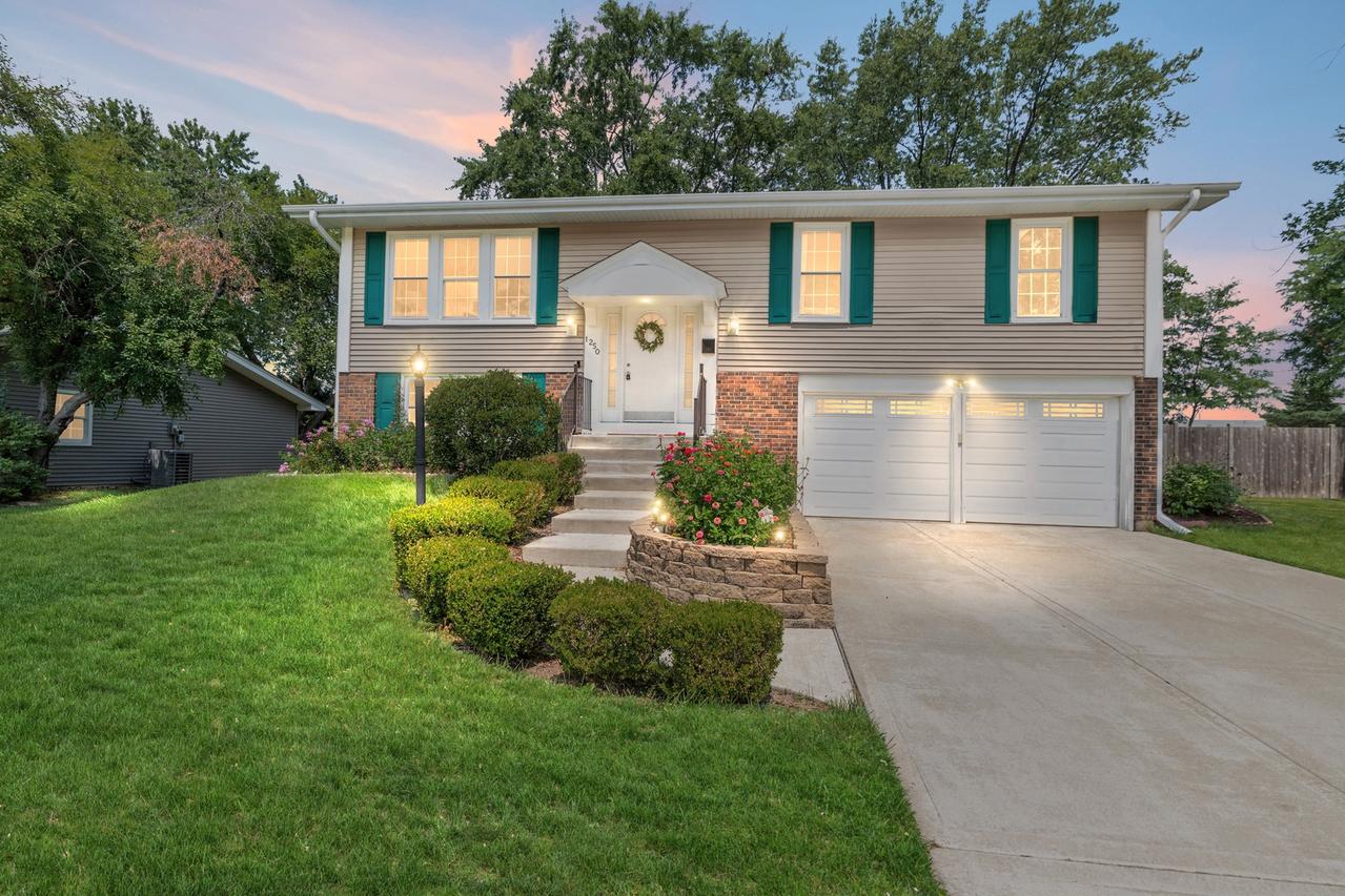 1250 Campbell Ln., Hoffman Estates, IL 60169