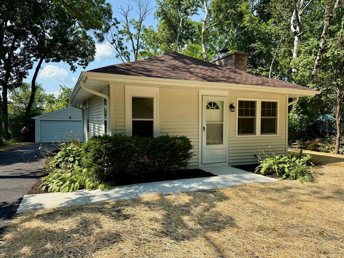 26346 N Walnut Ave., Mundelein, IL 60060