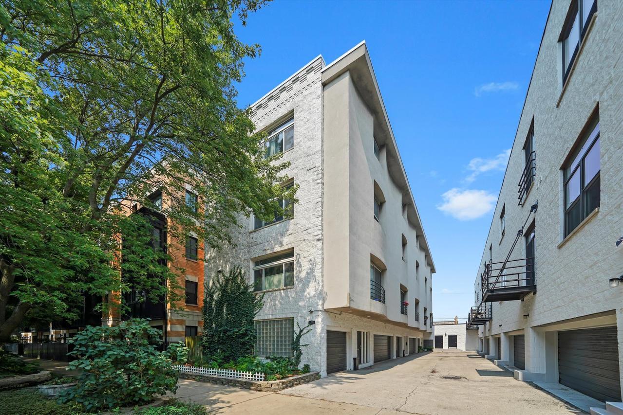 2231 N Lister Ave. #D, Chicago, IL 60614