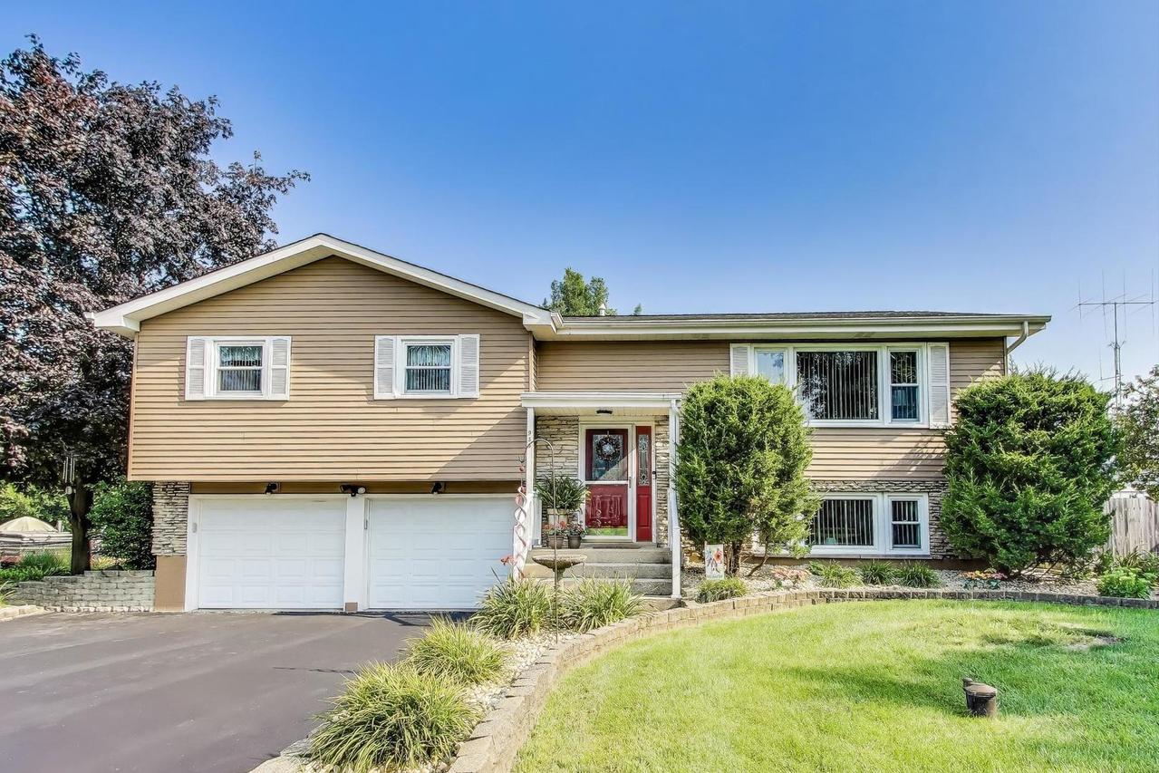 935 Regent St., New Lenox, IL 60451