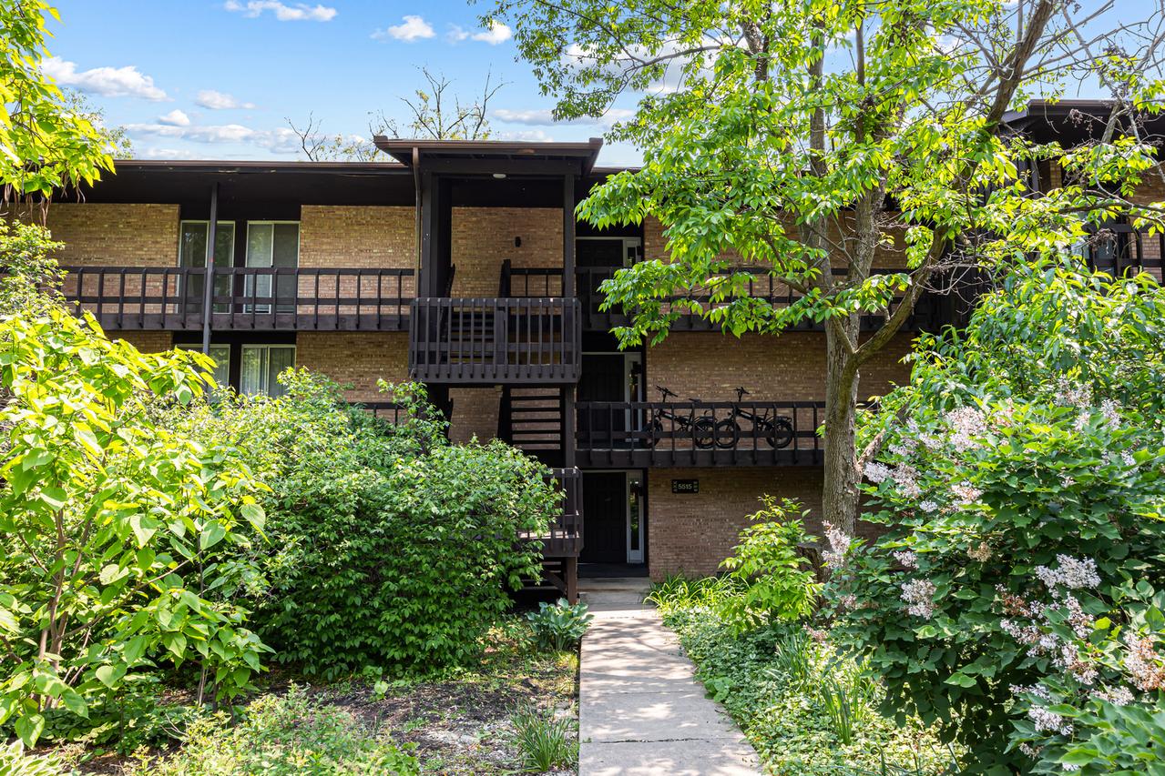 5515 Lakeside Dr. #1D, Lisle, IL 60532