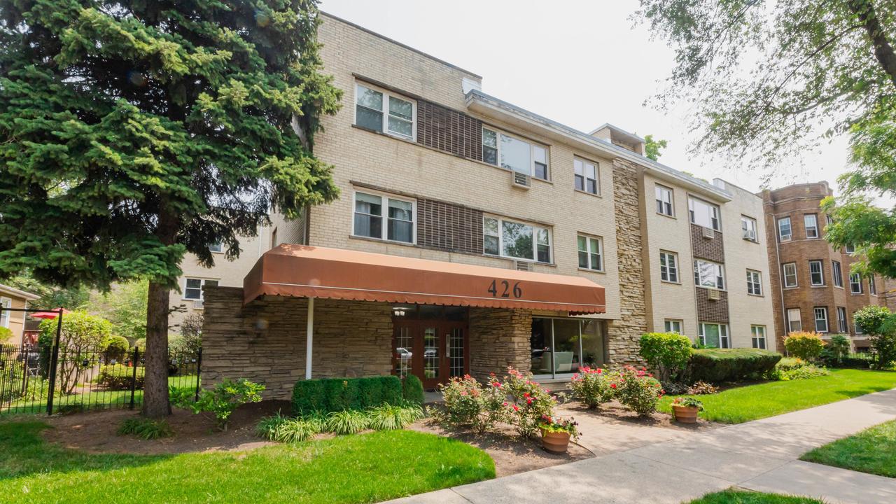 426 S Lombard Ave. #203, Oak Park, IL 60302