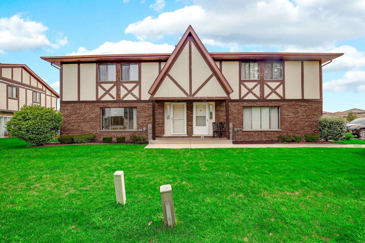 8515 162nd Pl. #1, Tinley Park, IL 60487