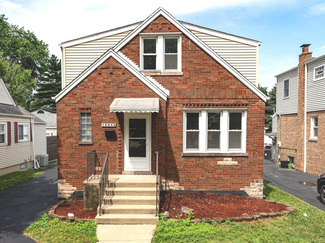10940 S Trumbull Ave., Chicago, IL 60655