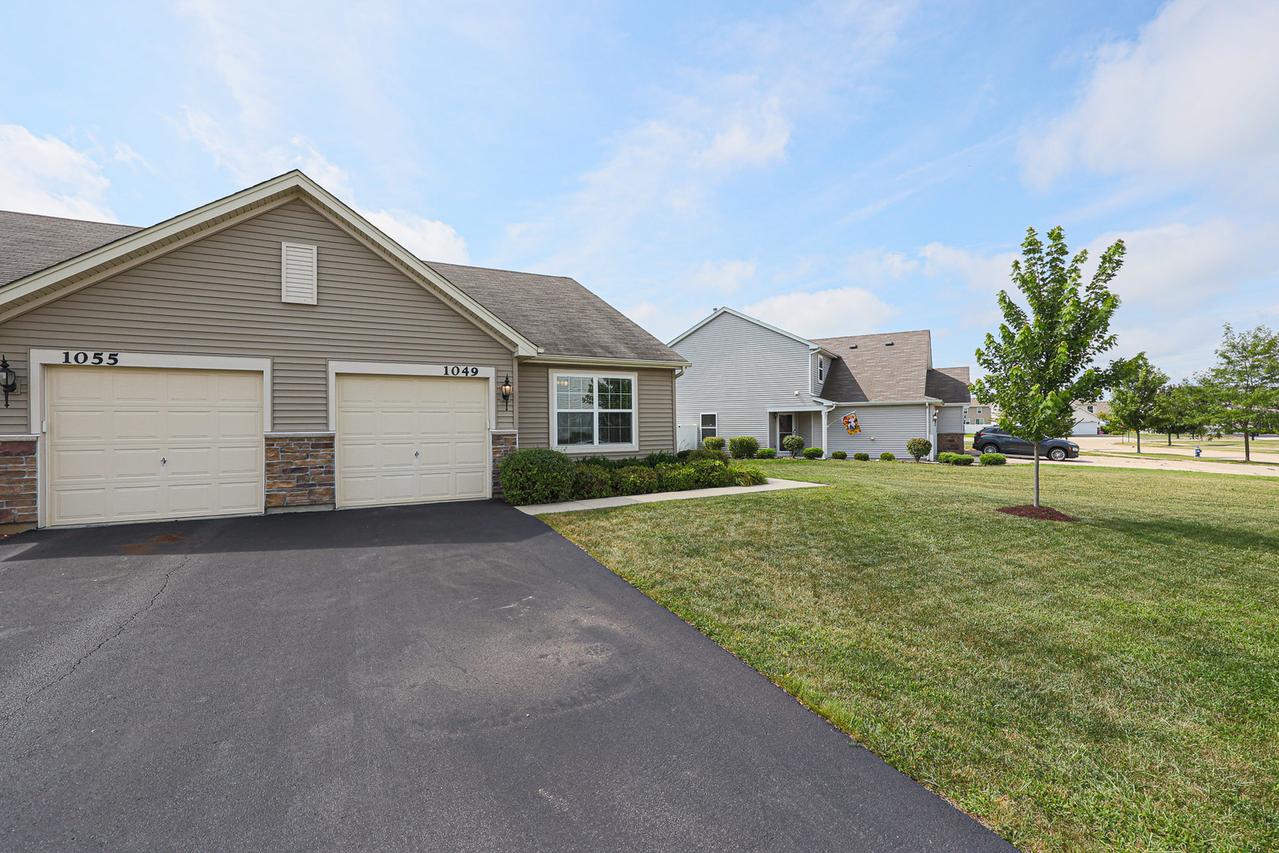 1049 Turin Dr., Hampshire, IL 60140