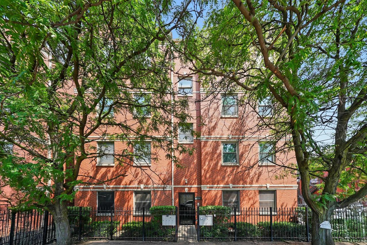 519 S Maplewood Ave. #1W, Chicago, IL 60612