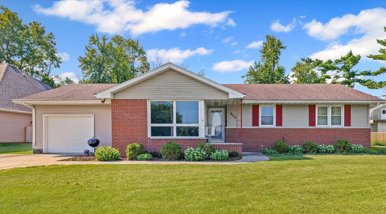 906 E Richardson St., Farmer City, IL 61842