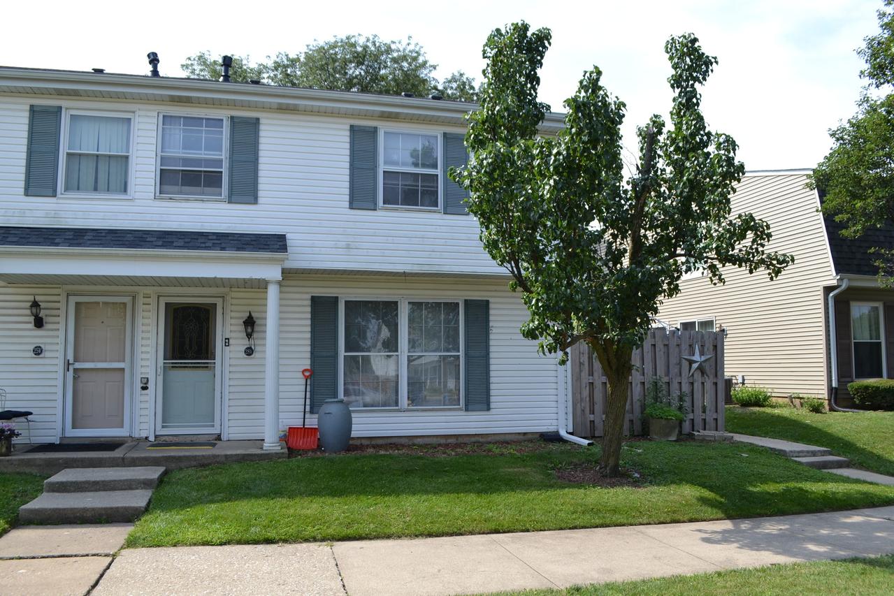 28V Fernwood Dr., Bolingbrook, IL 60440