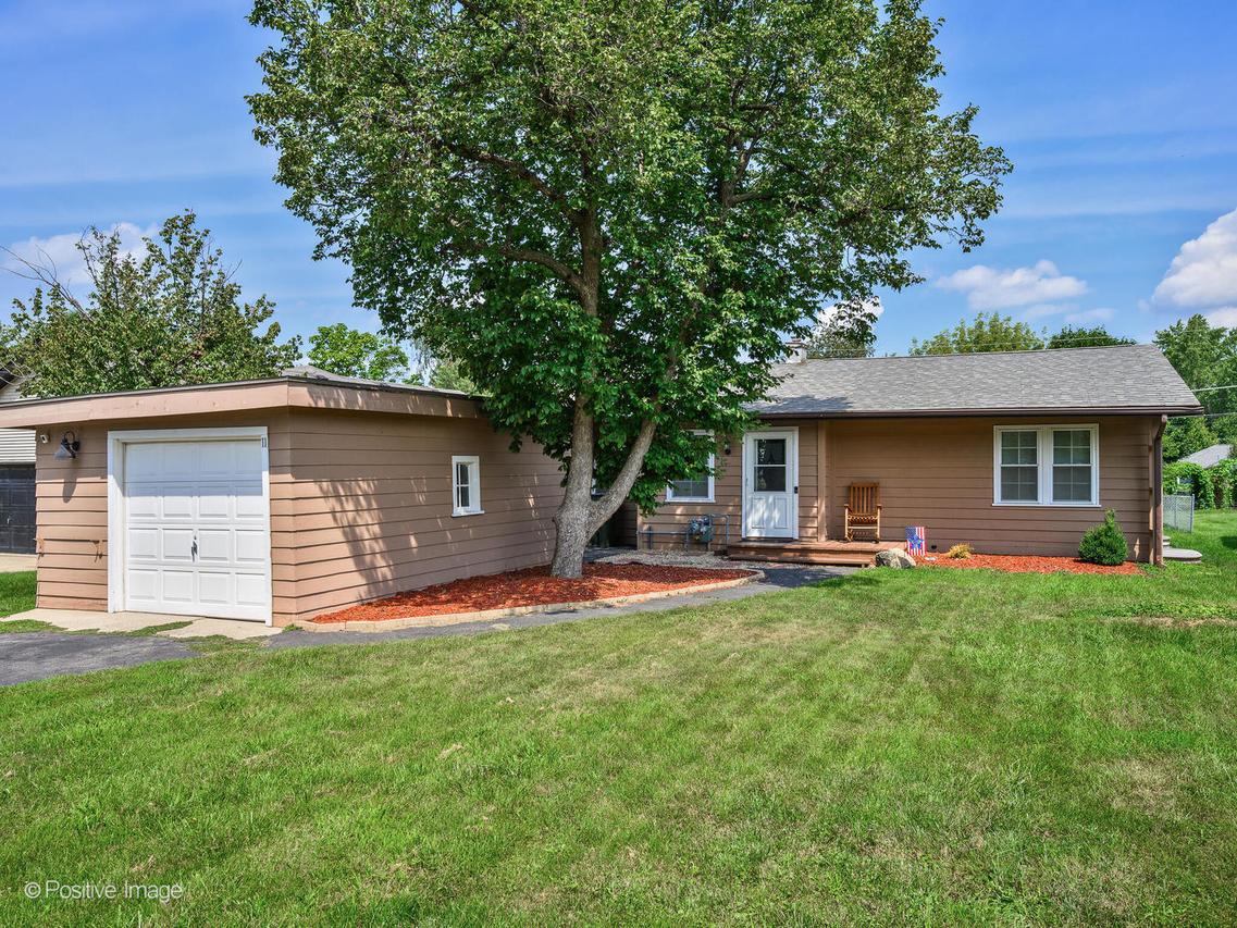 11 Woody Way, Lake In The Hills, IL 60156