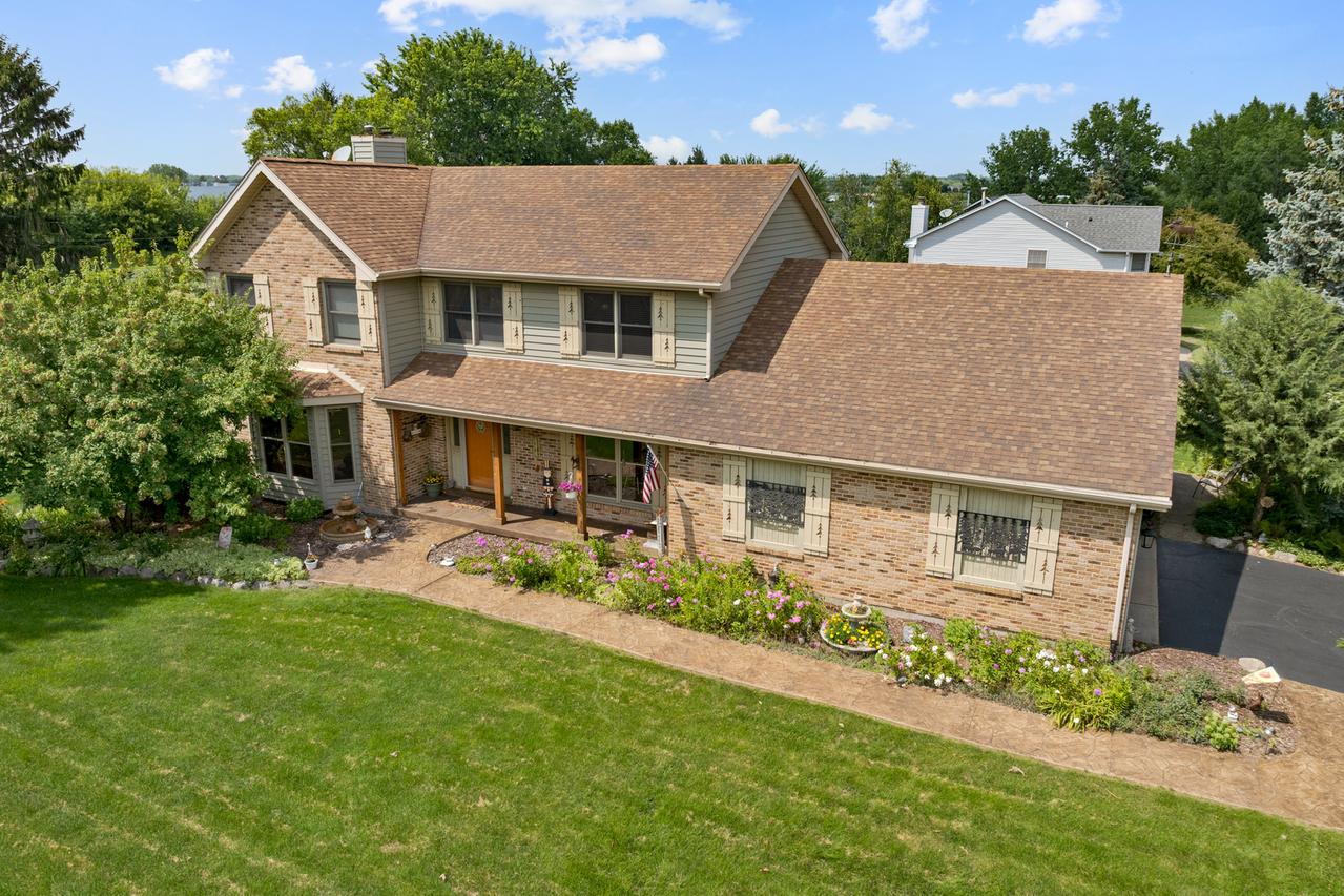 404 Arrowhead Dr., Gilberts, IL 60136
