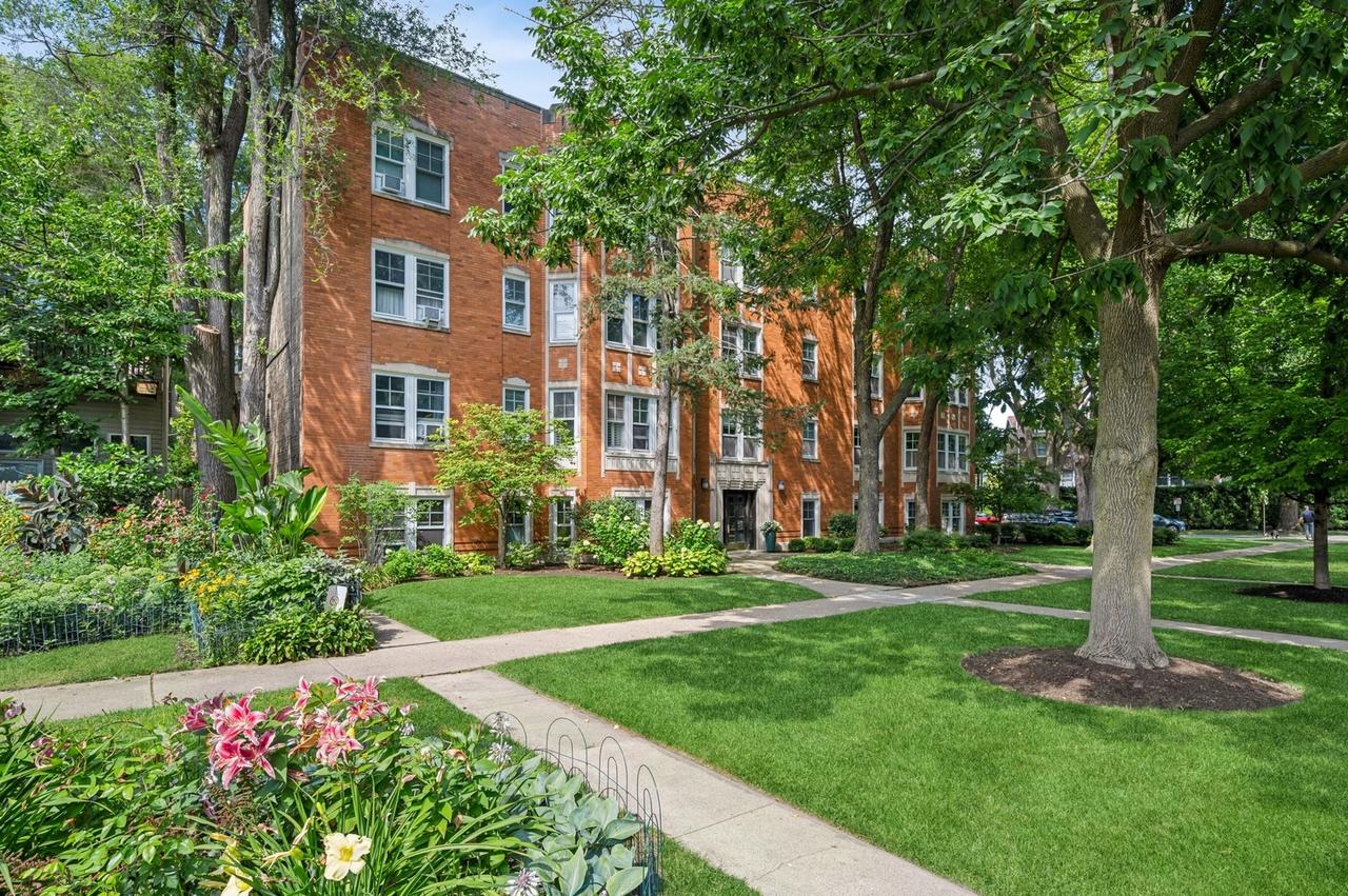 1907 Lincoln St. #1B, Evanston, IL 60201