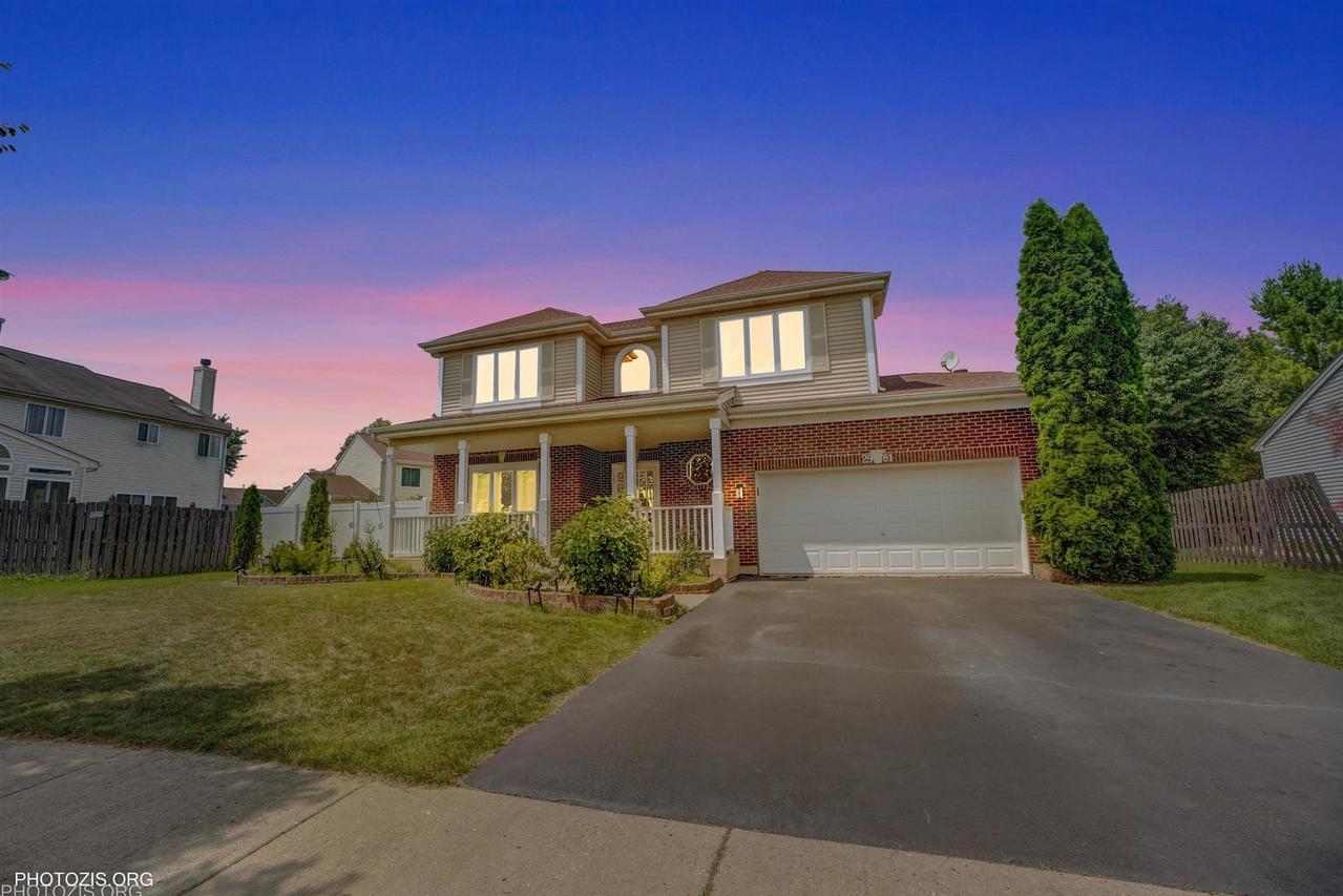 2981 Geneva Ln., Lake In The Hills, IL 60156