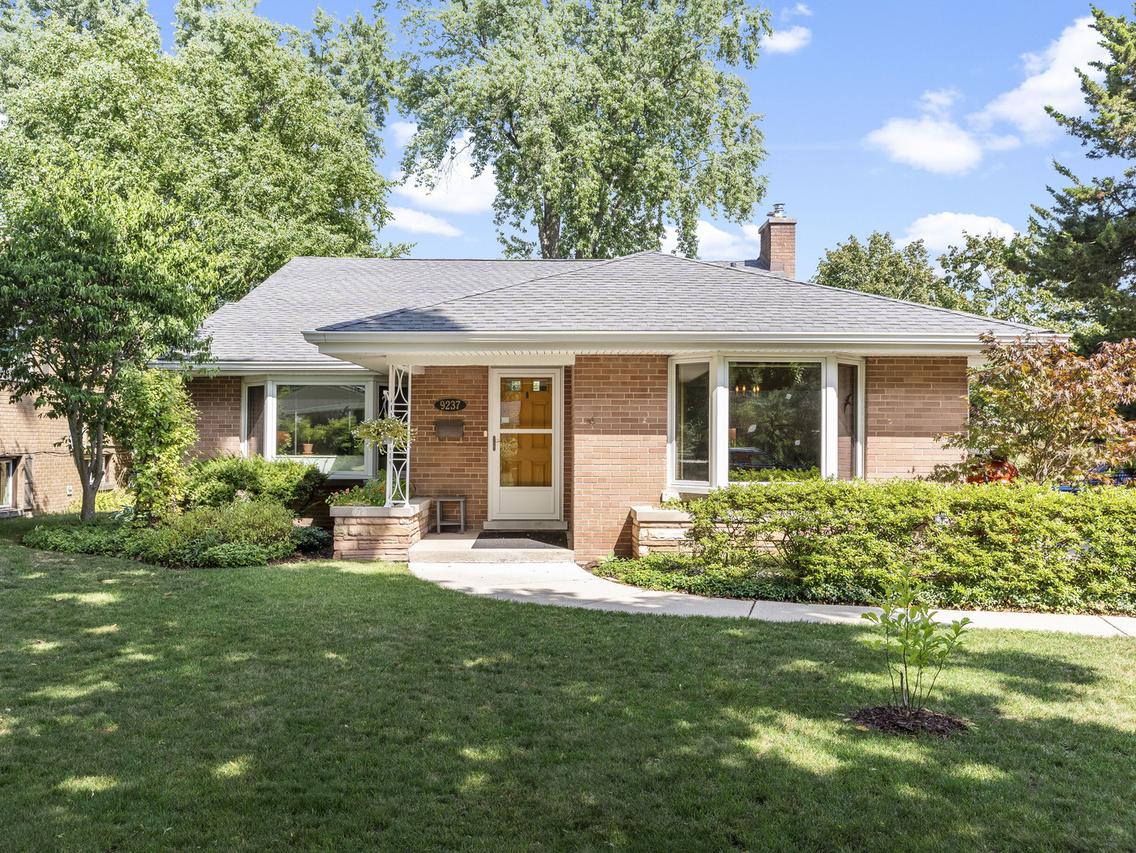 9237 Forestview Rd., Evanston, IL 60203