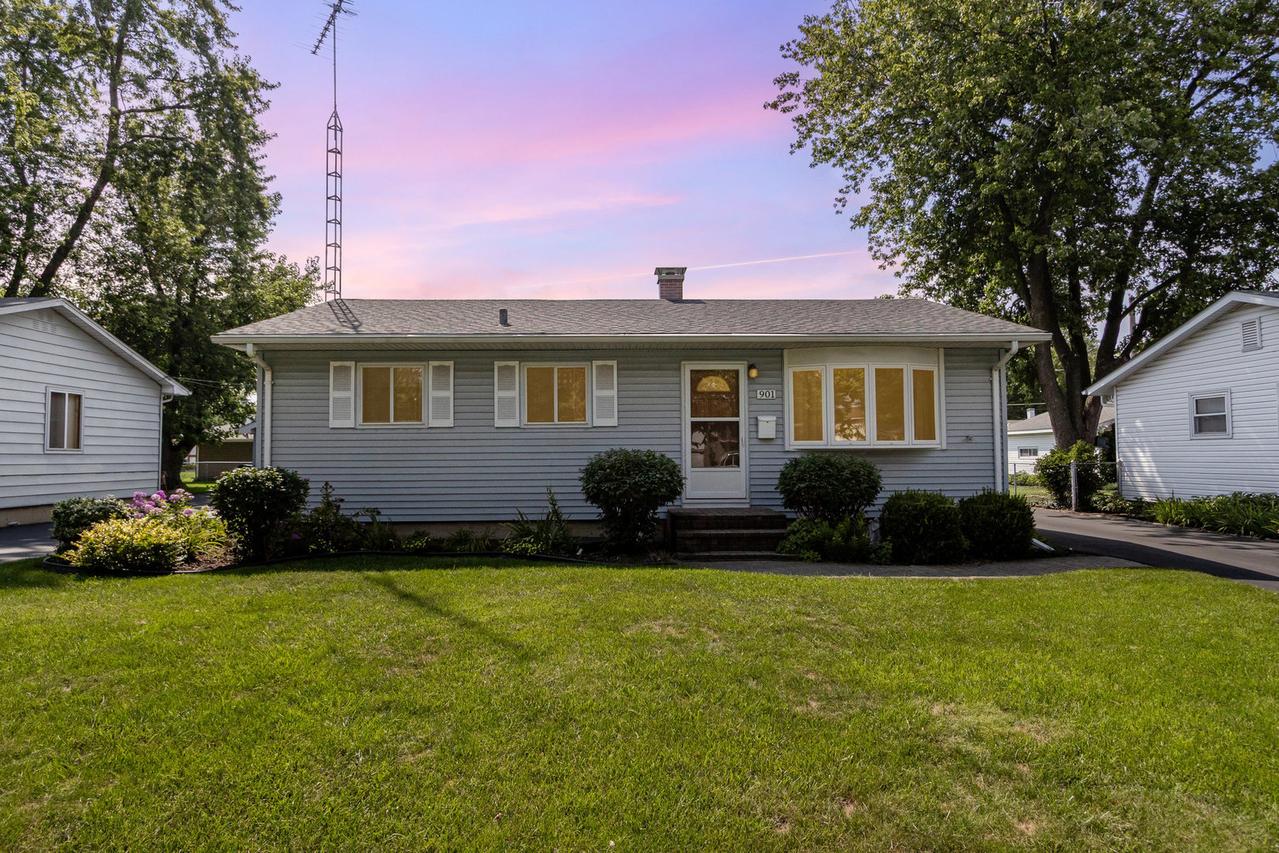 901 Lilac Ln., Joliet, IL 60435