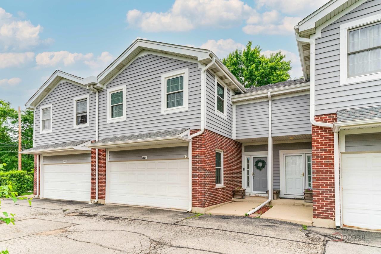 1804 Monroe Ct., Glenview, IL 60025