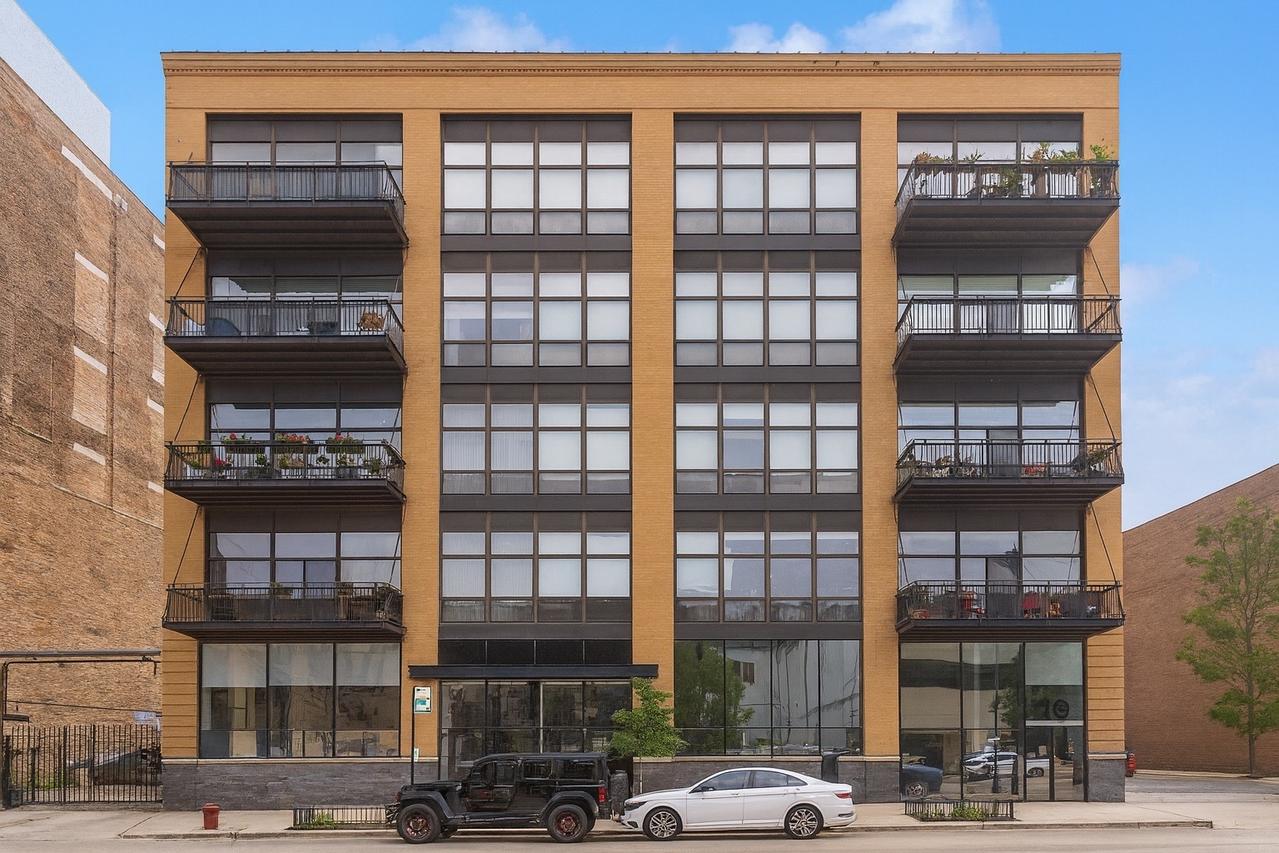 23 N Green St. #504, Chicago, IL 60607
