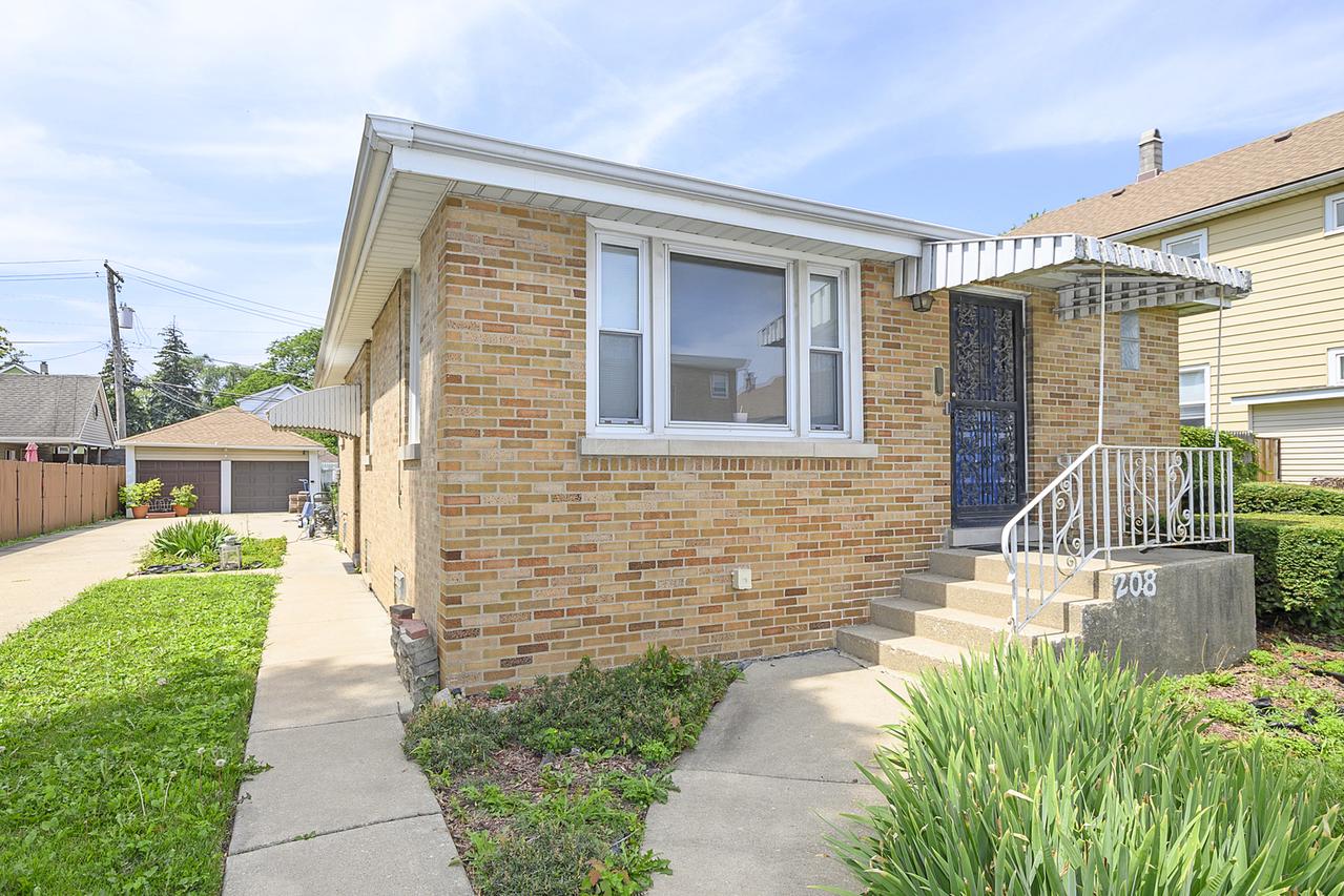 208 27th Ave., Bellwood, IL 60104