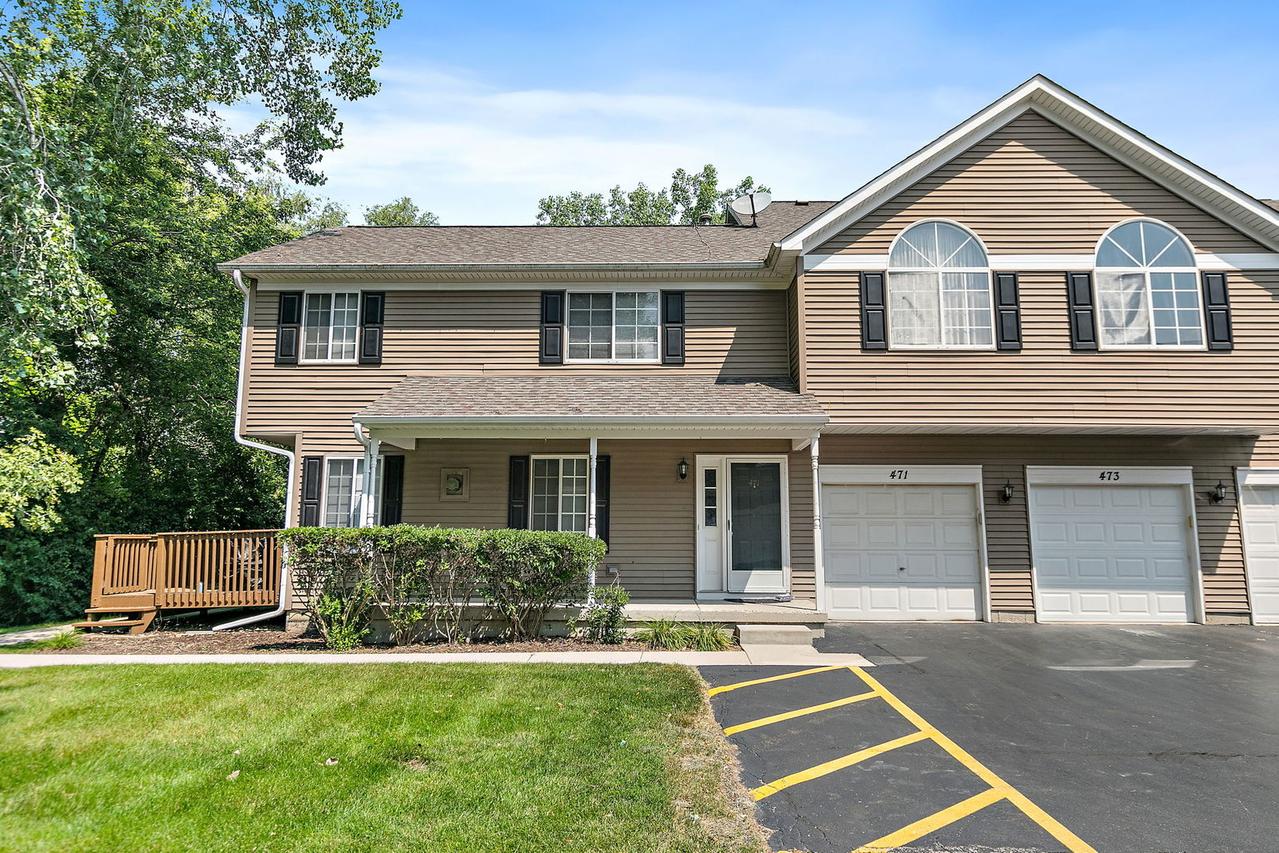 473 Village Creek Dr., Lake In The Hills, IL 60156