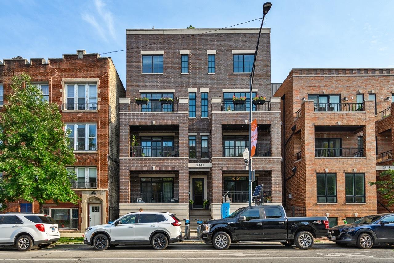 2341 W Roscoe St. #1E, Chicago, IL 60618