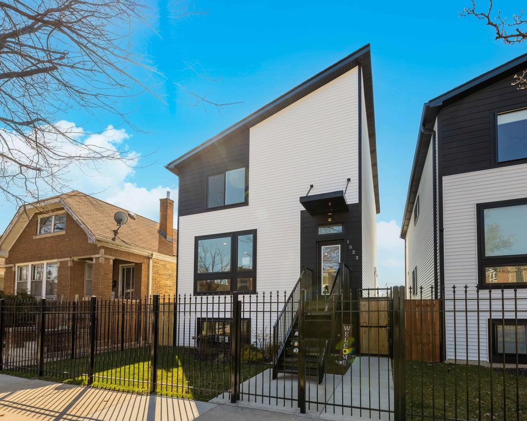 1522 N Leamington Ave., Chicago, IL 60651